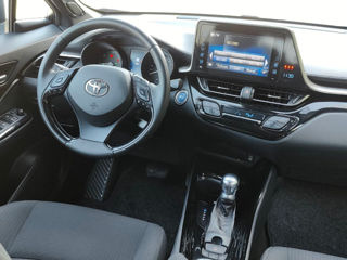 Toyota C-HR foto 12