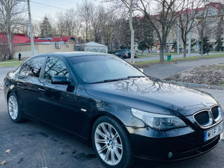 BMW 5 Series foto 2