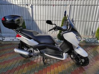 Yamaha Xmax foto 4