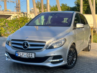 Mercedes B-Class foto 1