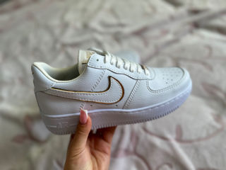 Vând Nike Air Force1 pentru fete foto 2