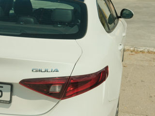 Alfa Romeo Giulia foto 3