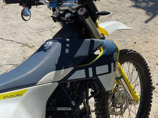 Husqvarna 701 Enduro foto 3