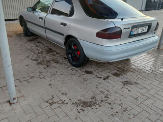 Ford Mondeo foto 2