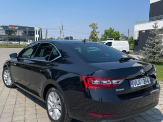 Skoda Superb foto 2