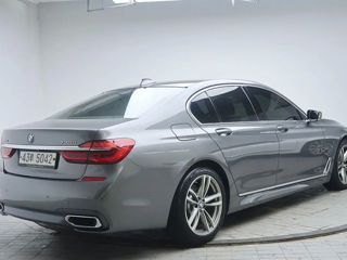 BMW 7 Series foto 2