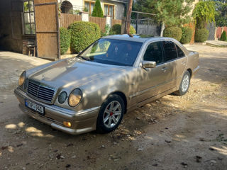 Mercedes E-Class foto 3