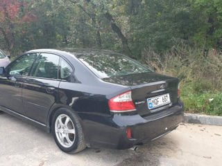 Subaru Legacy foto 4