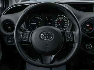 Toyota Yaris foto 10