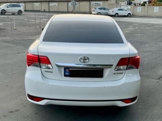 Toyota Avensis foto 3