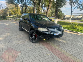 Volkswagen Touareg foto 1