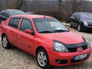 Renault Clio Symbol foto 1