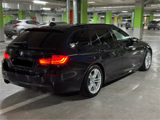 BMW 5 Series Touring foto 2