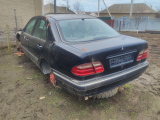 Mercedes Benz W210 Запчасти foto 2