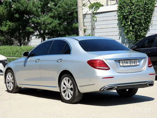 Mercedes E-Class foto 2