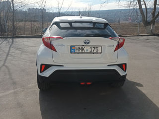 Toyota C-HR foto 4