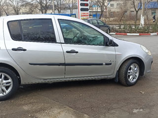 Renault Clio foto 10