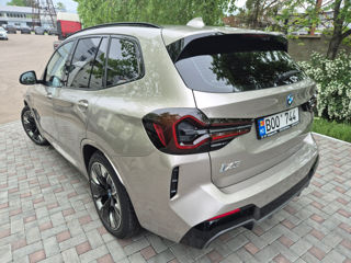 BMW iX3 foto 3