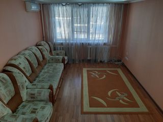 Se vinde apartament cu 3 camere separate, bd. C. Negruzzi, sect. Centru! foto 2