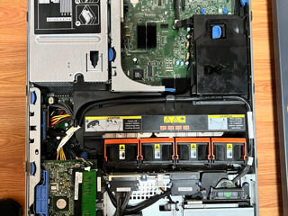 Severe Dell PowerEdge 2950 foto 2