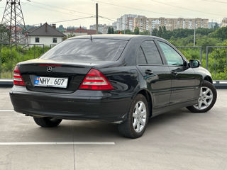 Mercedes C-Class foto 5