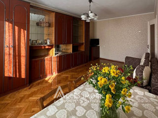 Apartament cu 2 camere, 52 m², Buiucani, Chișinău foto 3