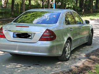 Mercedes E-Class foto 1
