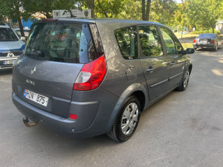 Renault Grand Scenic foto 6