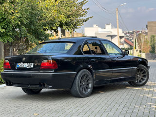 BMW 7 Series foto 4