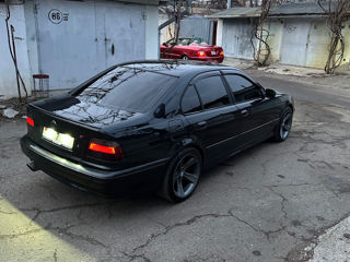 BMW 5 Series foto 4