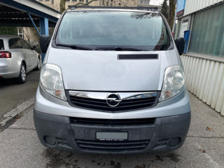 Opel Vivaro foto 1