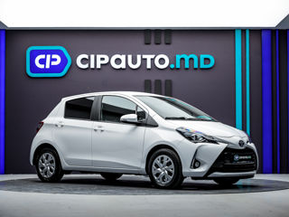 Toyota Yaris фото 0
