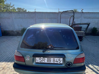 Nissan Sunny foto 3