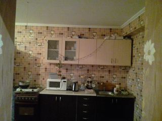 se vinde urgent apartament cu reparație foto 3