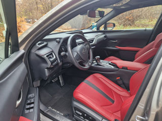 Lexus UX фото 15
