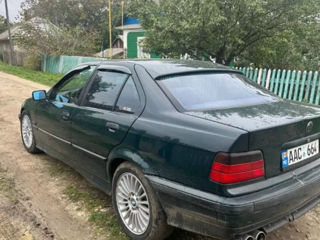 BMW 3 Series foto 4