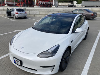 Tesla Model 3 foto 2