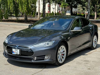 Tesla Model S foto 2