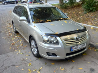 Toyota Avensis foto 4