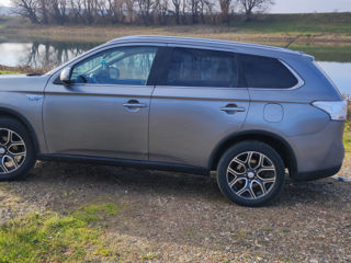 Mitsubishi Outlander Plagin Ghibrid 2.0 foto 1