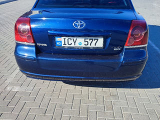 Toyota Avensis foto 2