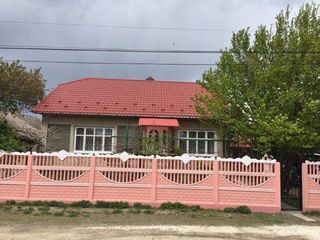 Casă de locuit în satul Sculeni, raionul Ungheni. Traseul Chișinău-Iași foto 4