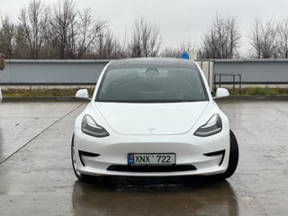 Tesla Model 3 foto 2