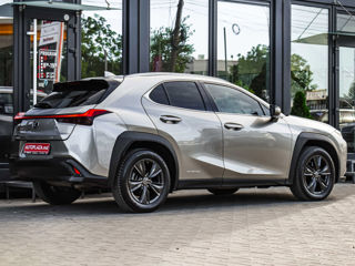 Lexus UX foto 2