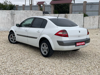 Renault Megane foto 11