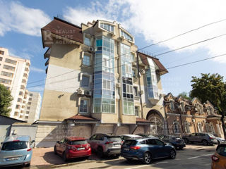 Apartament cu 3 camere, 130 m², Centru, Chișinău