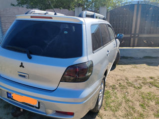 Mitsubishi Outlander foto 2