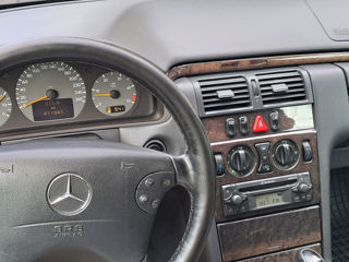 Mercedes E-Class foto 10