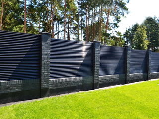 Gard tip jaluzele metalice.Жалюзийный забор в Молдове.