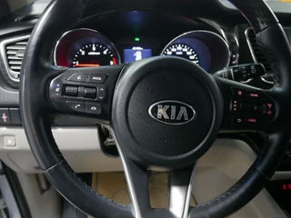 KIA Carnival foto 4